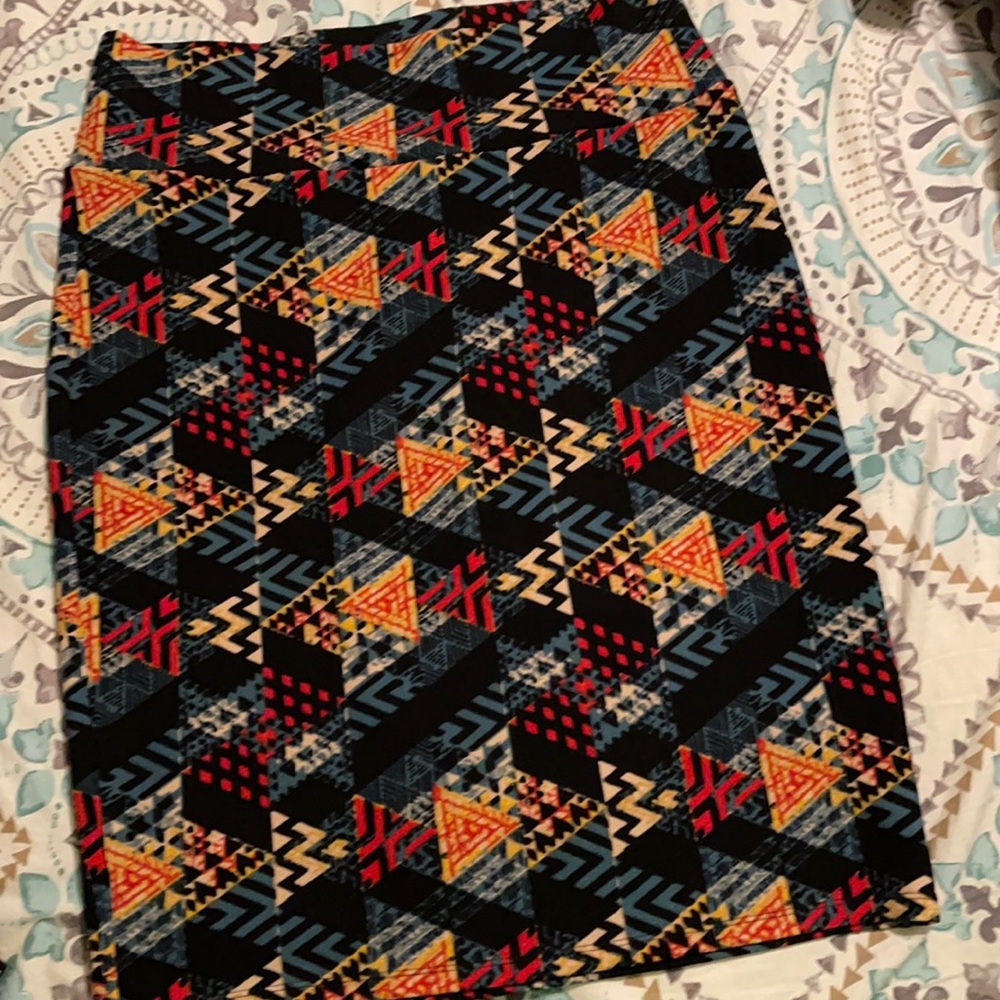 LulaRoe knit midi size L multi color pattern 97% polyester 3% spandex